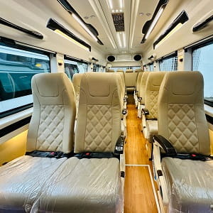 14 seater luxury tempo traveller rentals in bangalore