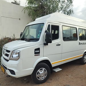 8 seater luxury tempo traveller rentals in bangalore