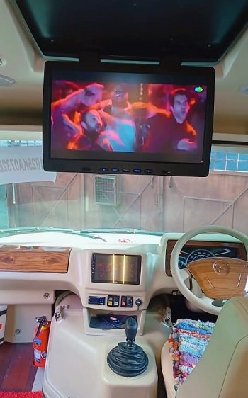 Luxury vans for rent in bangalore near me