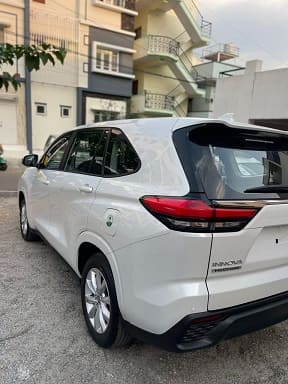 Innova hycross taxi new version