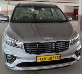 kia carnival for rent in bangalore : Silver color