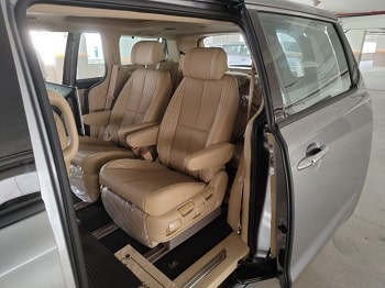 kia carnival for rent in bangalore airport : Interior
