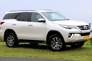Toyota Fortuner cab for rent for outstation