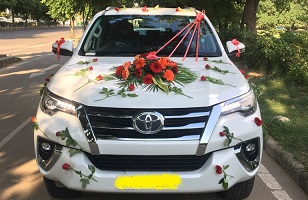 Toyota Fortuner cab for rent for wedding